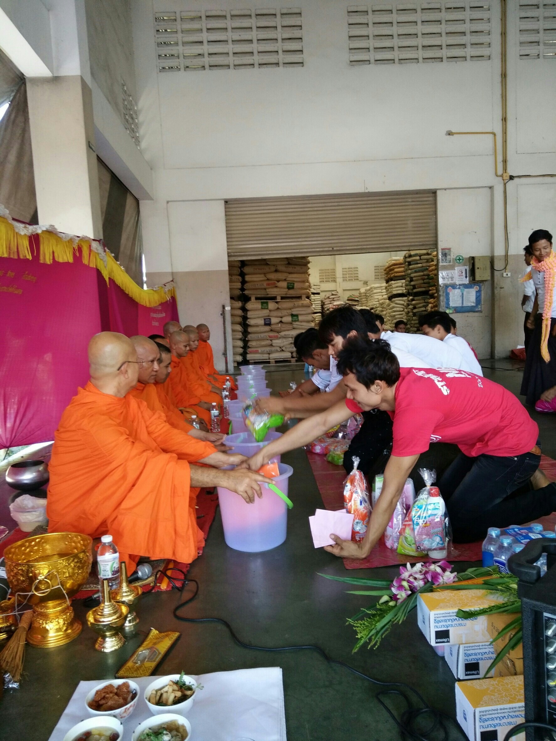 บริษัท เอ็น.บี.เจ.โพลิเมอร์(ประเทศไทย) จำกัด ในงานทำบุญประจำปี